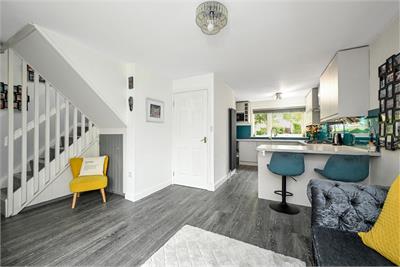 3 Bughtlin Place, Edinburgh, EH12 8UY - image 2