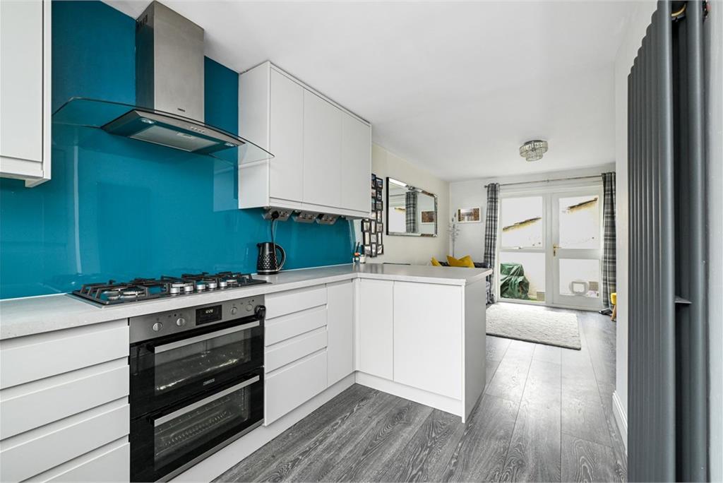 3 Bughtlin Place, Edinburgh, EH12 8UY - image 5