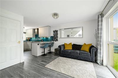 3 Bughtlin Place, Edinburgh, EH12 8UY - image 1