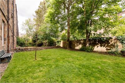 8/13 Livingstone Place, Edinburgh, EH9 1PA - image 16