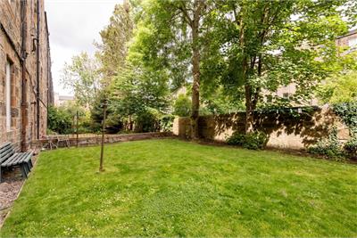 8/13 Livingstone Place, Edinburgh, EH9 1PA - image 17