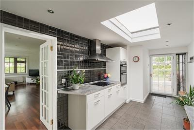 33 Corstorphine High Street, Edinburgh, EH12 7SZ - image 5