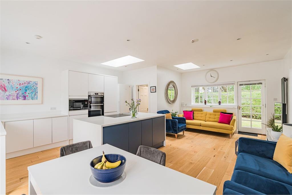 33 Corstorphine High Street, Edinburgh, EH12 7SZ - image 9