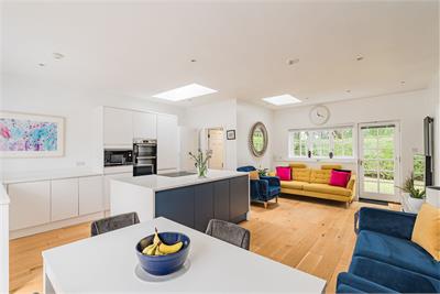 33 Corstorphine High Street, Edinburgh, EH12 7SZ - image 9