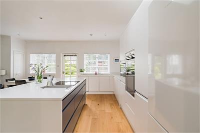 33 Corstorphine High Street, Edinburgh, EH12 7SZ - image 10