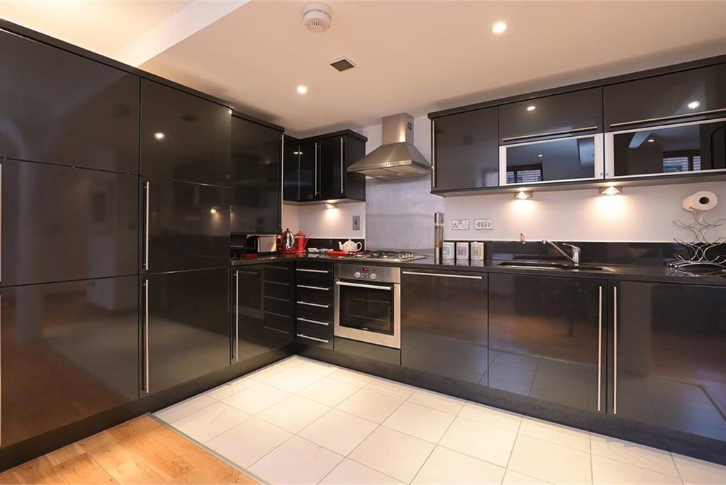 33/12 Water Street, The Shore, Edinburgh, EH6 6SZ - image 3