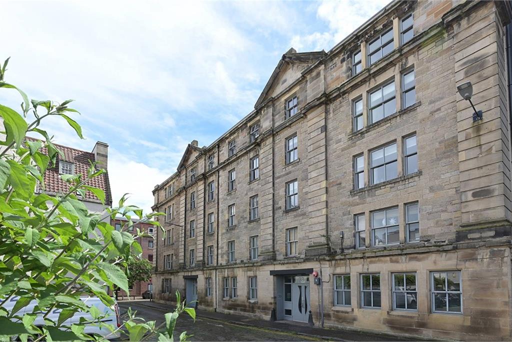 33/12 Water Street, The Shore, Edinburgh, EH6 6SZ - image 1