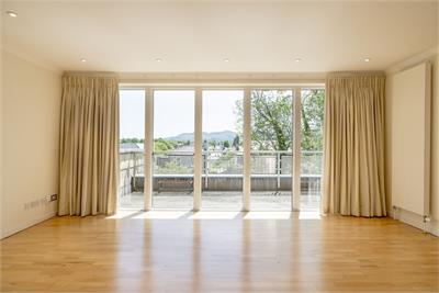 8/6 Dovecot Road, EDINBURGH, EH12 7LE - image 3