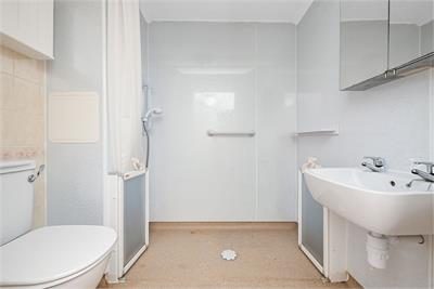 28/8 Roseburn Place, EDINBURGH, EH12 5NX - image 3
