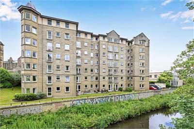 28/8 Roseburn Place, EDINBURGH, EH12 5NX - image 1
