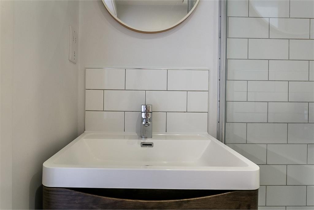 Flat 2,
6b Mill Lane,
Edinburgh,
EH6 6TJ - image 12