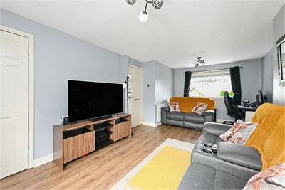 36 Dundas Park, Bonnyrigg, Midlothian, EH19 3AU - image 2