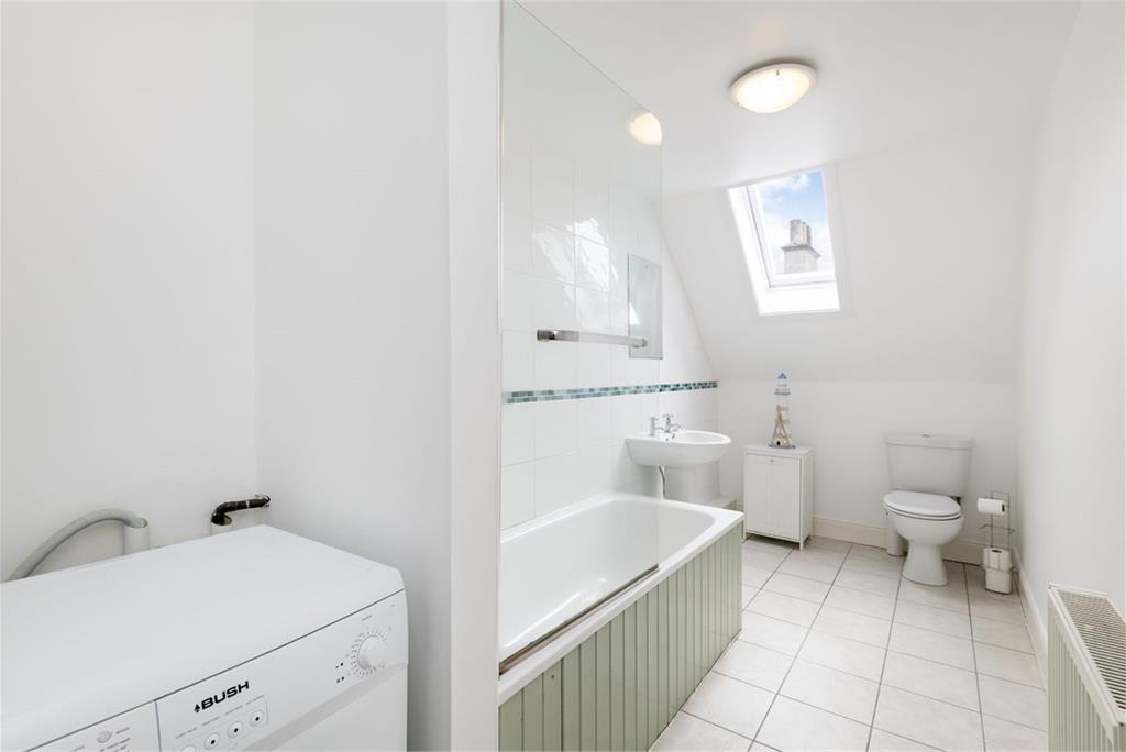 Dunearn, Flat 2,
24 High Street East,
Anstruther,
KY10 3DQ - image 11
