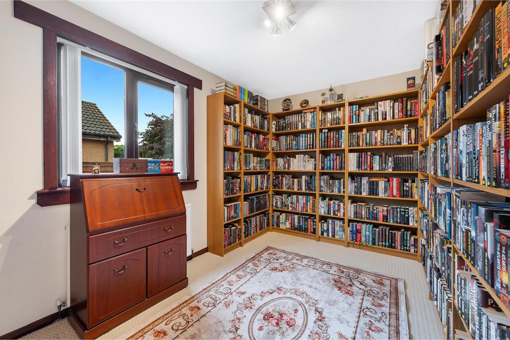 23 Granville Way,
Rosyth,
Dunfermline,
KY11 2HP - image 16