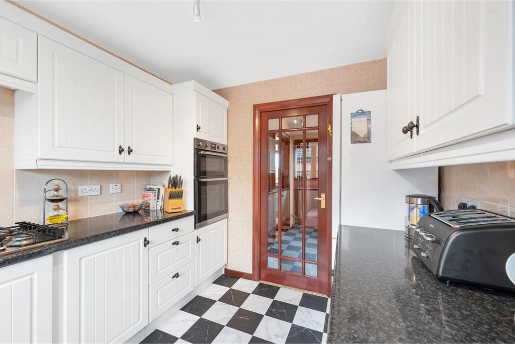 23 Granville Way,
Rosyth,
Dunfermline,
KY11 2HP - image 3