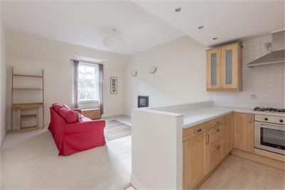 7/6 West Port, Grassmarket, Edinburgh, EH1 2JA - image 2