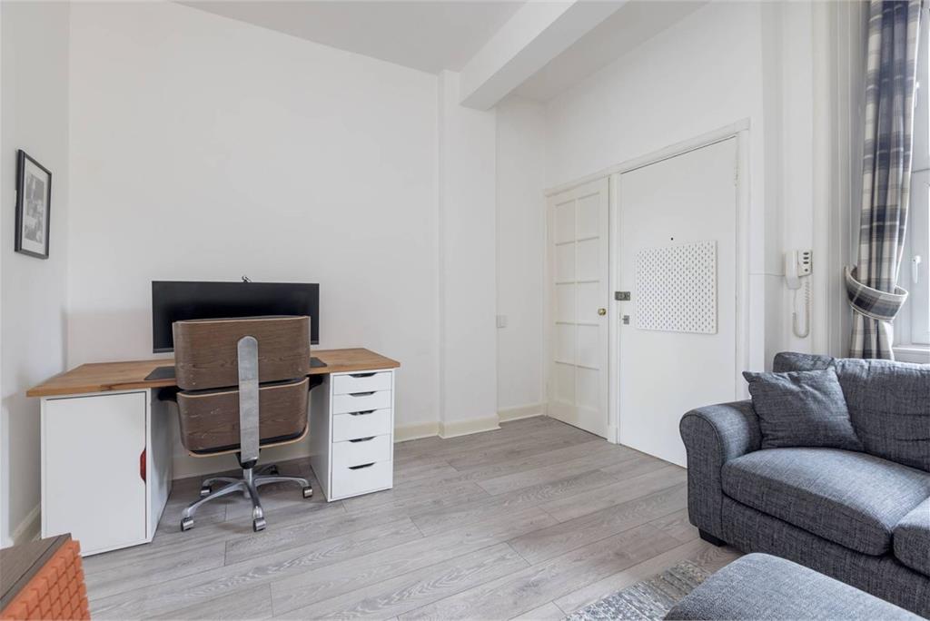 16/9 Hillend Place, Edinburgh, EH8 7AE - image 14
