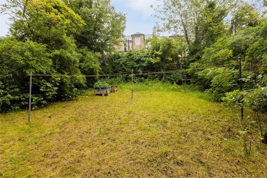 16/9 Hillend Place, Edinburgh, EH8 7AE - image 7