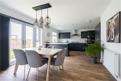 13 Veresmith Road, Edinburgh, EH12 0HD - image 4