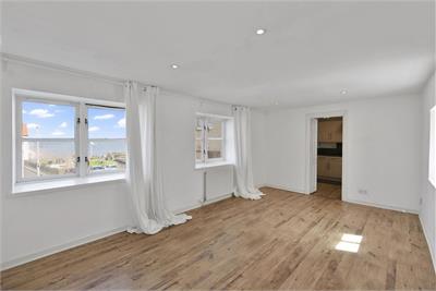 1E, The Shore, Colvin Street, Dunbar, EH42 1HE - image 2