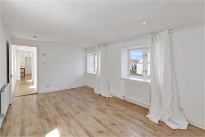 1E, The Shore, Colvin Street, Dunbar, EH42 1HE - image 3