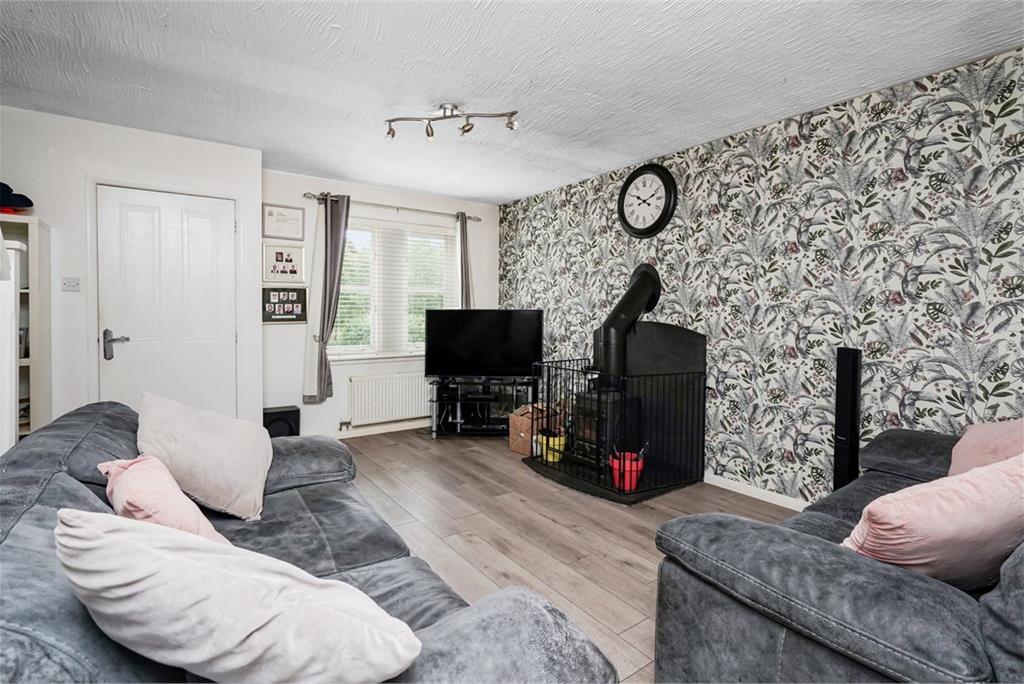 22 Castle Place, Gorebridge, Midlothian, EH23 4TJ - image 2