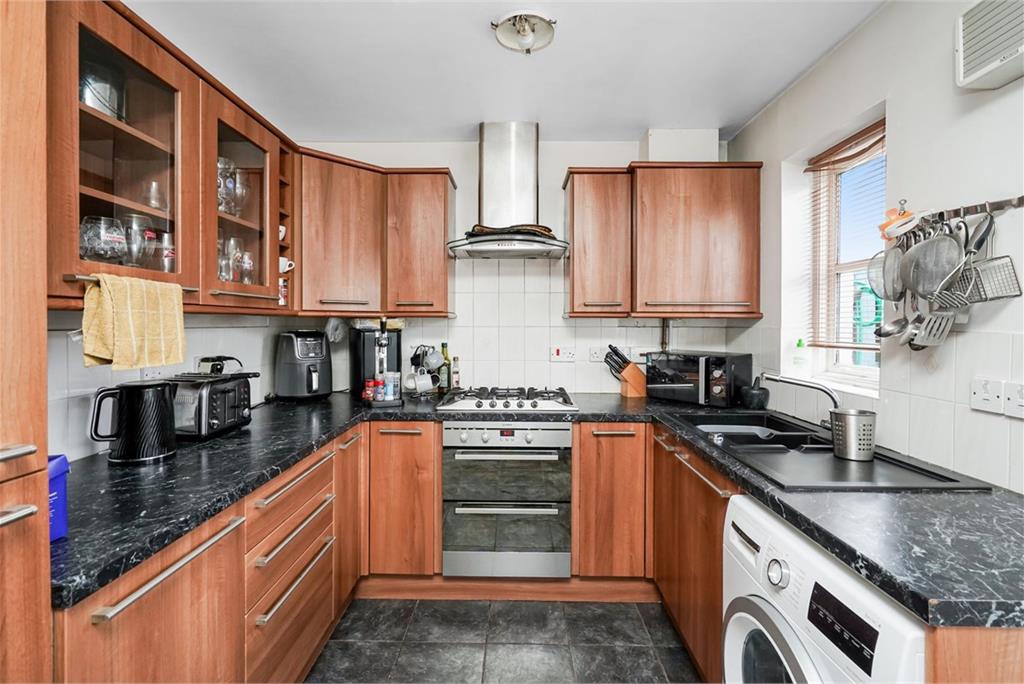 22 Castle Place, Gorebridge, Midlothian, EH23 4TJ - image 5