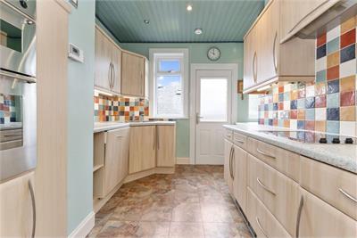 42 Corstorphine Hill Gardens,
Edinburgh,
EH12 6LA - image 6