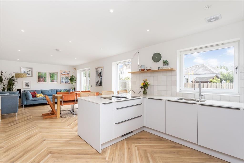 13 Newhailes Court Gardens, Newcraighall, Musselburgh EH21 8GG - image 3