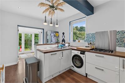 28, Moredun Park Gardens, Edinburgh, EH17 7JP - image 3