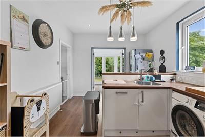 28, Moredun Park Gardens, Edinburgh, EH17 7JP - image 6