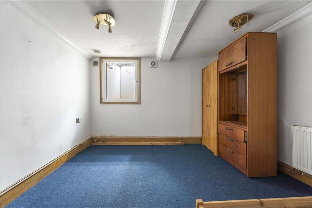 6 East Norton Place,
Abbeyhill,
Edinburgh,
EH7 5DR - image 17