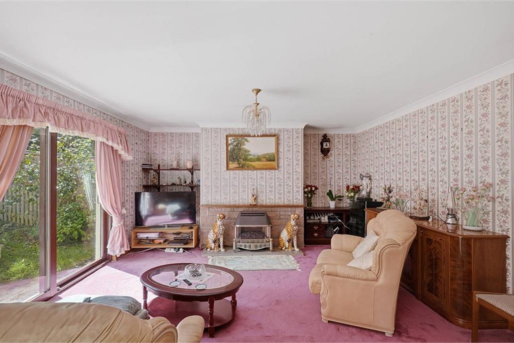 9 Broomlands Court, , Kelso, TD5 7SR - image 3