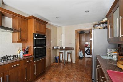 9 Broomlands Court, , Kelso, TD5 7SR - image 4