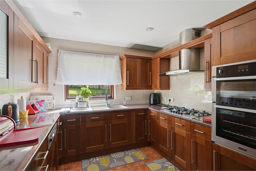 9 Broomlands Court, , Kelso, TD5 7SR - image 5