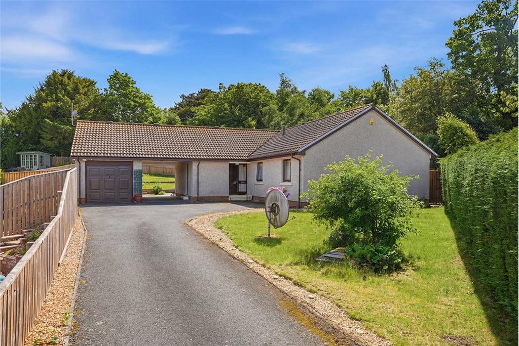 9 Broomlands Court, , Kelso, TD5 7SR - image 1
