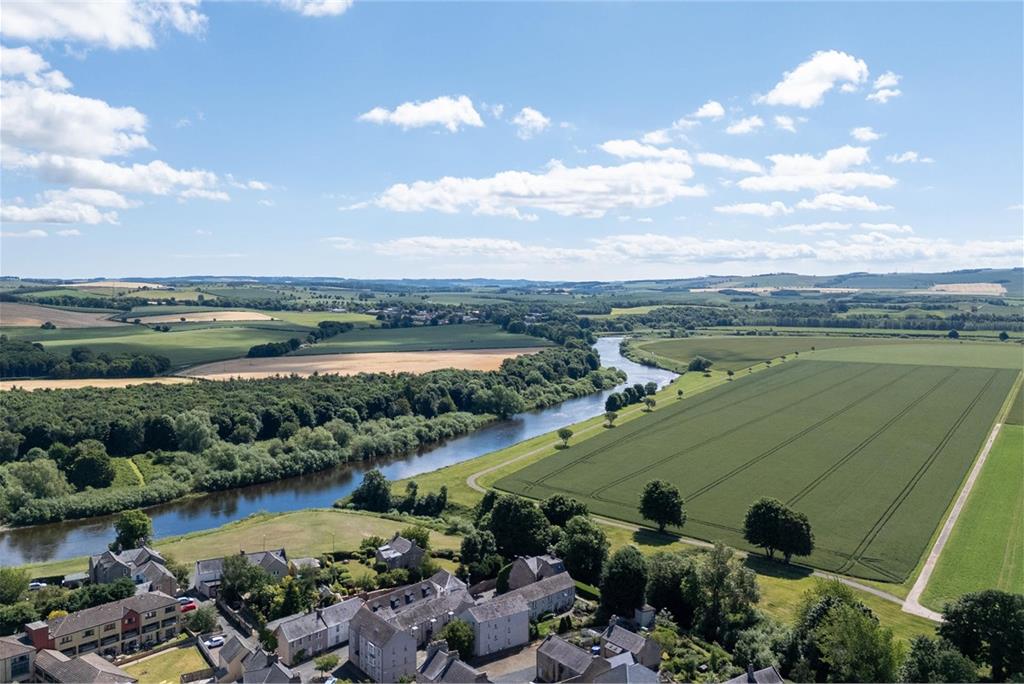 Keith House
29 High Street,
Coldstream,
TD12 4AP - image 20