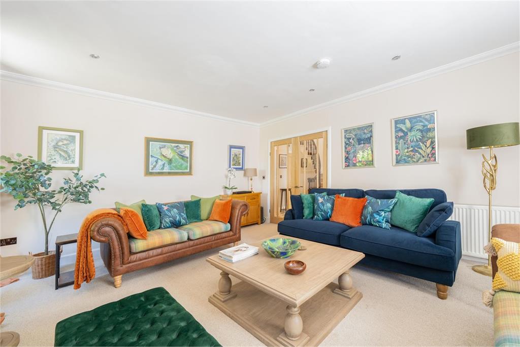 Keith House
29 High Street,
Coldstream,
TD12 4AP - image 6