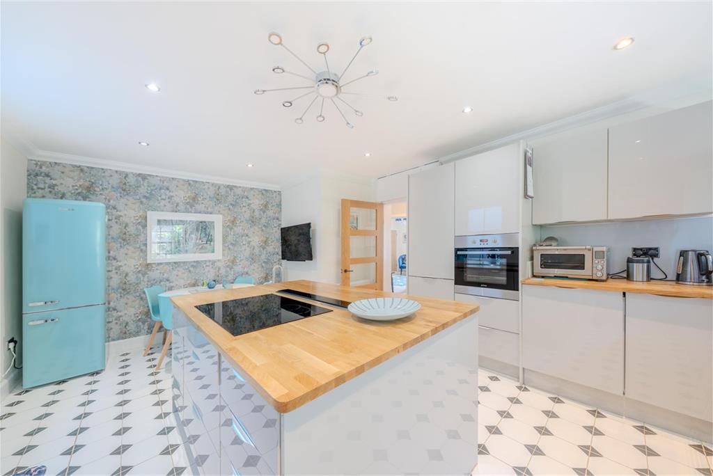 Keith House
29 High Street,
Coldstream,
TD12 4AP - image 8