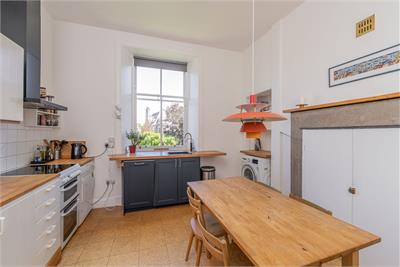 33/5 Comiston Road, Edinburgh, EH10 6AB - image 2