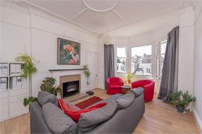 33/5 Comiston Road, Edinburgh, EH10 6AB - image 1