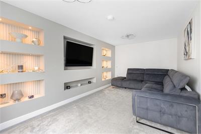 11 Monteith Place, Bilston, EH25 9AE - image 2