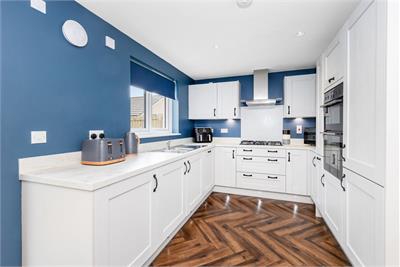 11 Monteith Place, Bilston, EH25 9AE - image 5