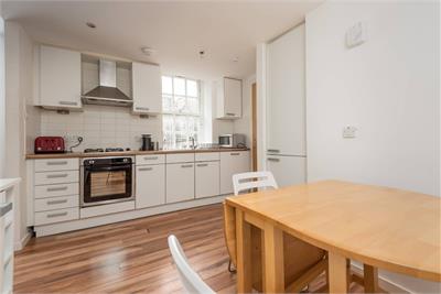 2/5 Cowgatehead, Edinburgh, EH1 1JU - image 4