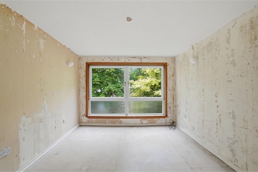 76/11 Mortonhall Park Crescent, Edinburgh, EH17 8SY - image 2