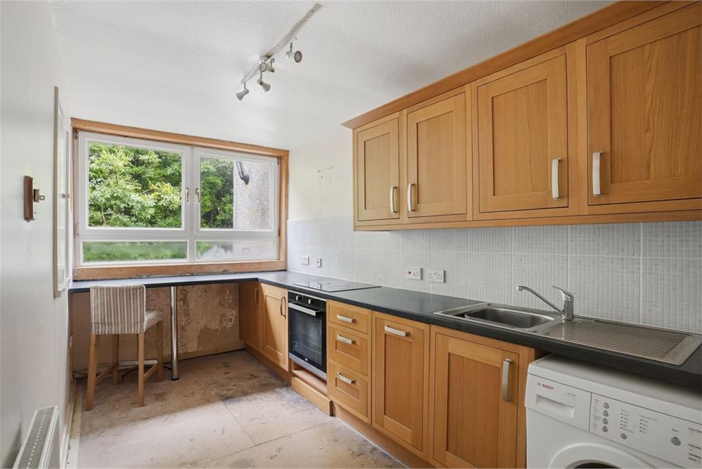 76/11 Mortonhall Park Crescent, Edinburgh, EH17 8SY - image 3