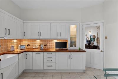 4/4 Great King Street,
New Town,
Edinburgh,
EH3 6QL - image 11