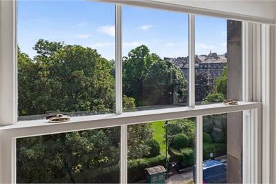 4/4 Great King Street,
New Town,
Edinburgh,
EH3 6QL - image 19