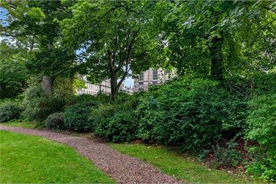 4/4 Great King Street,
New Town,
Edinburgh,
EH3 6QL - image 30