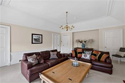4/4 Great King Street,
New Town,
Edinburgh,
EH3 6QL - image 4